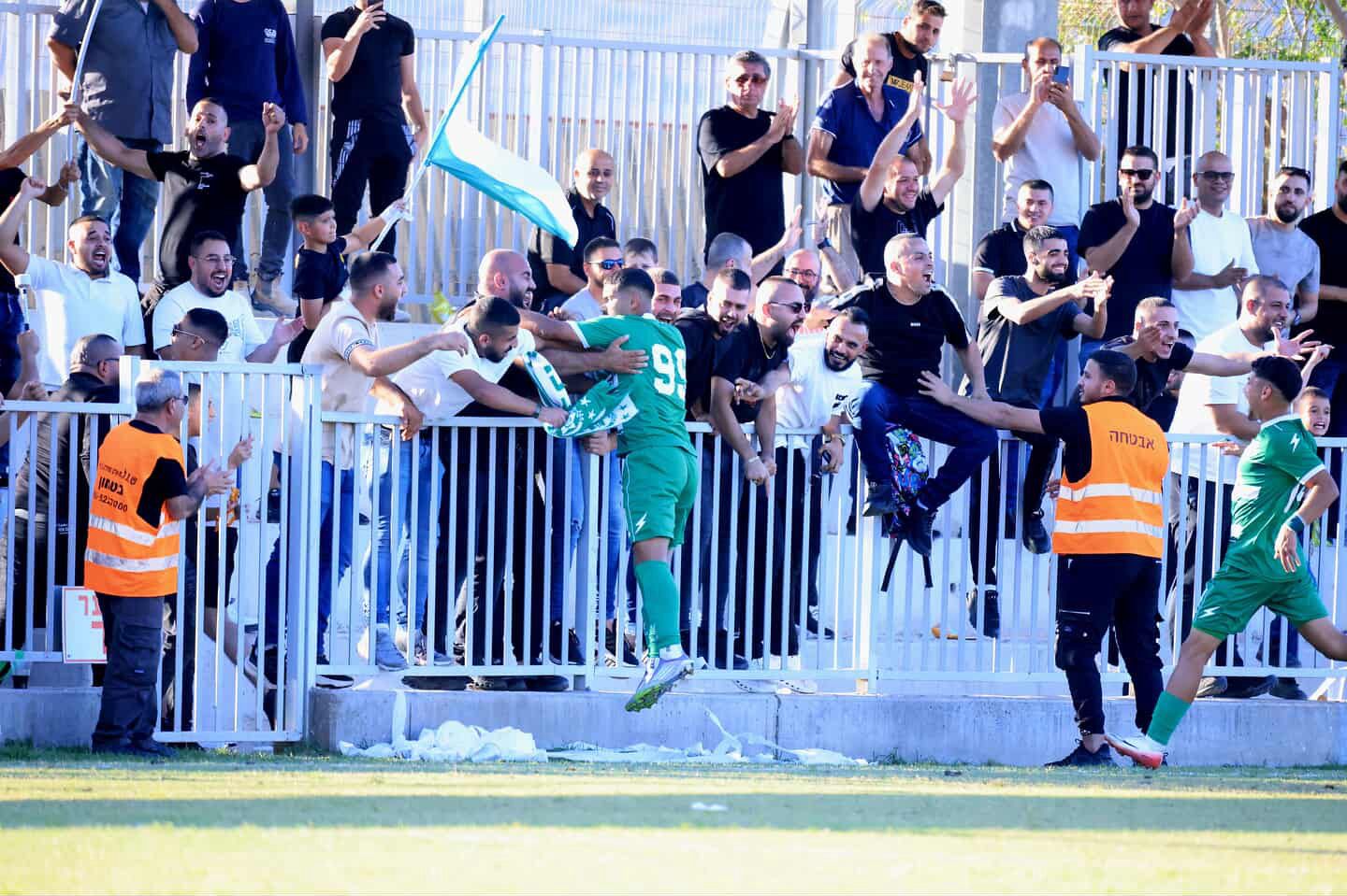 חוגג עם הקהל (חג'ג' רחאל)